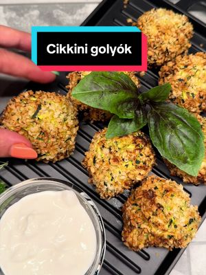 A nyàr egyik legjobb alapanyaga. Imádom a cukkinit, rengeteg felhasznàlási lehetőség van, így képtelenség megunni. Volt még egy a hűtőben, most parmezános cukkini golyókat csináltam belőle. Hozzávalók: 1 közepes cukkini 1 tojás 20 g parmezán 2 ek zabliszt Só, bors Pankó morzsa  Cosori Turbo Tower air fryerben 180 fokon 15 percig sült. @Cosori Magyarország  #cosori #airfryermaster #cukkini #nekedbe #fy