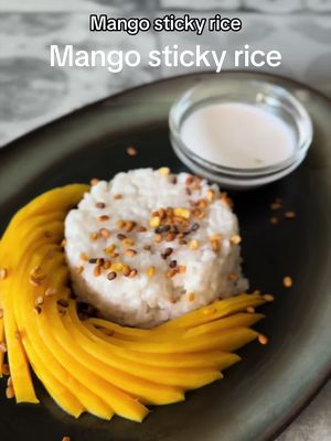 Ha valaki járt màr Thaiföldön, annak most biztosan őlösszefut a nyál a szájában😀 Szerintem a legfinomabb thai desszert, amit nem lehet megunni. Legyen recept?🤔 #mangostickyrice #mangoes #desert #fy #foodtok 