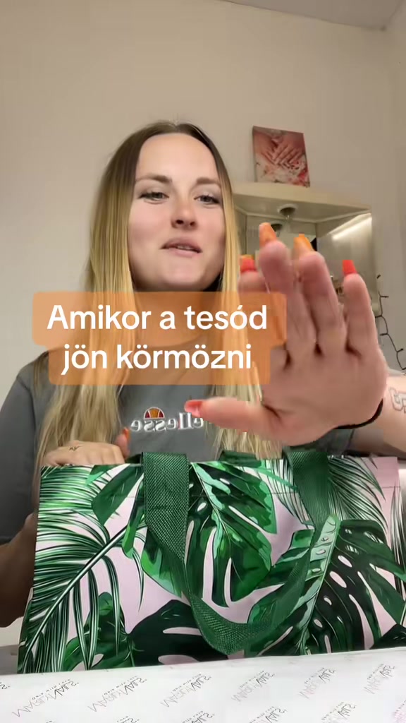 Tesós dolgok 😂🫶🏼 @Celina  #vivkonails #körmösvicc #körmös #vicces #tesos 