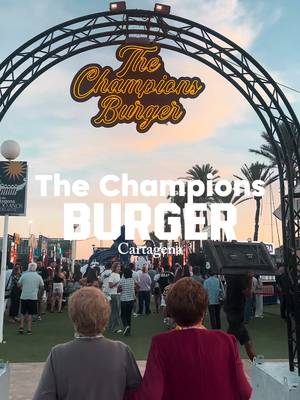 @TheChampionsBurger  Cartagenaban járva fedeztük fel a kikötőben ezt a streetfood fesztivált/versenyt. Nagyon tetszett a koncepció, fantasztikus volt látni, ahogy rövid idő alatt megtelt a hely. Szuper volt a szervezés. A Burger amit ettünk pedig jesszus… életem egyik legjobb burgere volt ❤️🍔🍟 Országszerte bárhol találkozhattok vele, érdemes a social feluleteiken megnézni nincs e épp ott ahol jártok 🤩 @Cartagena (España)  #t#thechampionsburgerb#burgers#spanyolországt#travelfoodlovers 