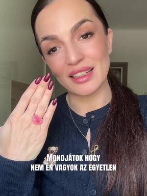 Ki hogy oldotta meg? Hordtátok tovább? Vettetek magatoknak egy gyűrűt? Vagy gyorsan újraházasodtatol? 🤣