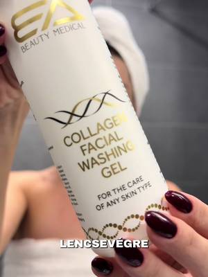 Reklam| Miért más az EA Beauty Med kollagénes arcápoló családja?@EA Beauty Medical  Ez nem egyszerűen néhány kollagént tartalmazó kozmetikum, hanem egy 4 lépésből álló, egymásra épülő NATÍV KOLLAGÉN rutin.  A natív kollagén különlegessége, hogy a hidrolizált kollagénnel ellentétben megőrzi természetes, hármas spirál szerkezetét. A rutin pedig úgy lett kialakítva, hogy az egyes termékek előkészítsék és kiegészítsék egymás hatását. 1. A kollagénes tisztító eltávolítja a szennyeződéseket és előkészíti a bőrt. 2. A Face & Body Mist hidratálja a felszíni rétegeket és felkészíti a bőrt a következő lépésre. 3. Ezután jön a rutin lelke: a natív kollagén gél. 4. Végül a regeneráló szérum segít csökkenteni a bőr vízvesztését és „lezárni” a rutint. A natív kollagén hőérzékenysége miatt a tárolásra is különösen figyelni kell 28 °C feletti hőmérsékletnek nem szabad kitenni. A C-vitaminról sem érdemes megfeledkezni: fontos szerepet játszik a szervezet normál kollagénképzésében, ezért én a kollagénes rutin mellett erre is figyelek. És amit én tapasztalok? Már reggel, amikor belenézek a tükörbe, feltűnik a különbség: sokkal simábbnak, hidratáltabbnak és üdébbnek érzem a bőrömet. Nekem ez az egyik leglátványosabb része a használatának. #eabeautymed #kollagén #arcápolás #arcápolásirutin #bőrápolás  